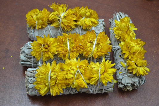 White Sage + Yellow Strawflower Sage Bundles Smudge