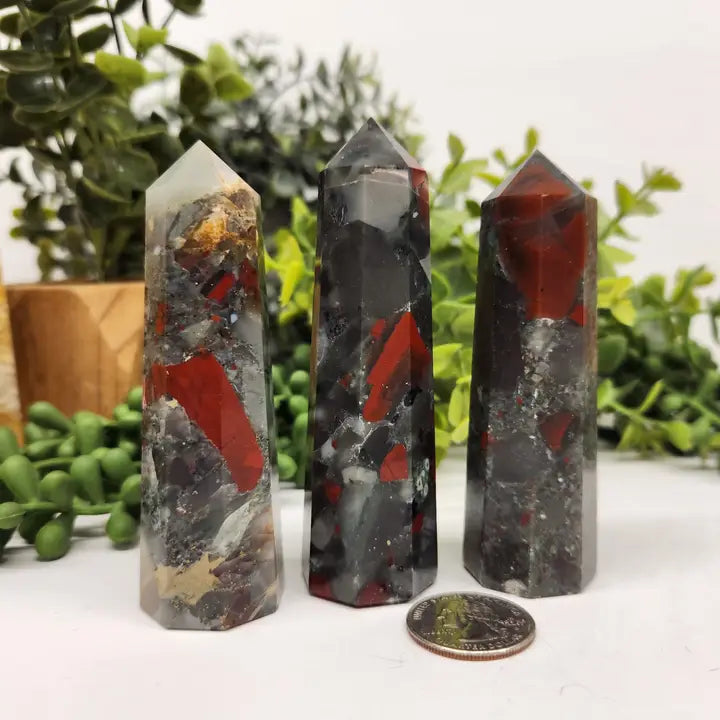 Bloodstone 8-Faceted Tower (Approx. 3.5-3.75"/8.9-9.5cm)