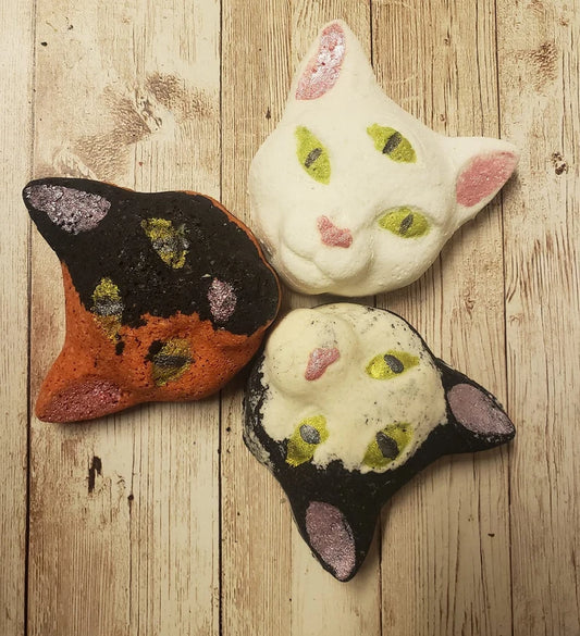 Mystic Cat Bath Bomb- 3 eyed Cat (3 count)